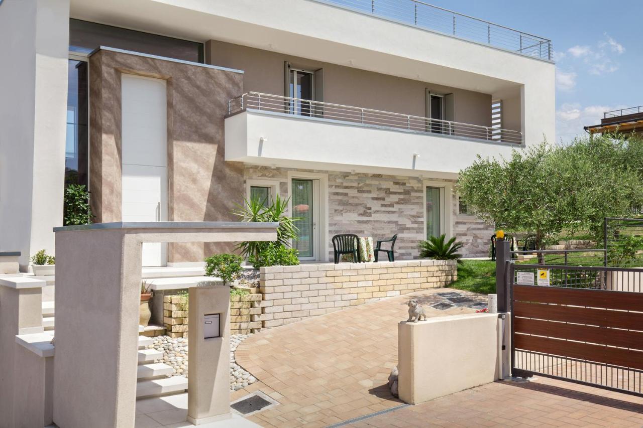 Villa Aurora-Holiday Home Apt 1 Bardolino Kültér fotó