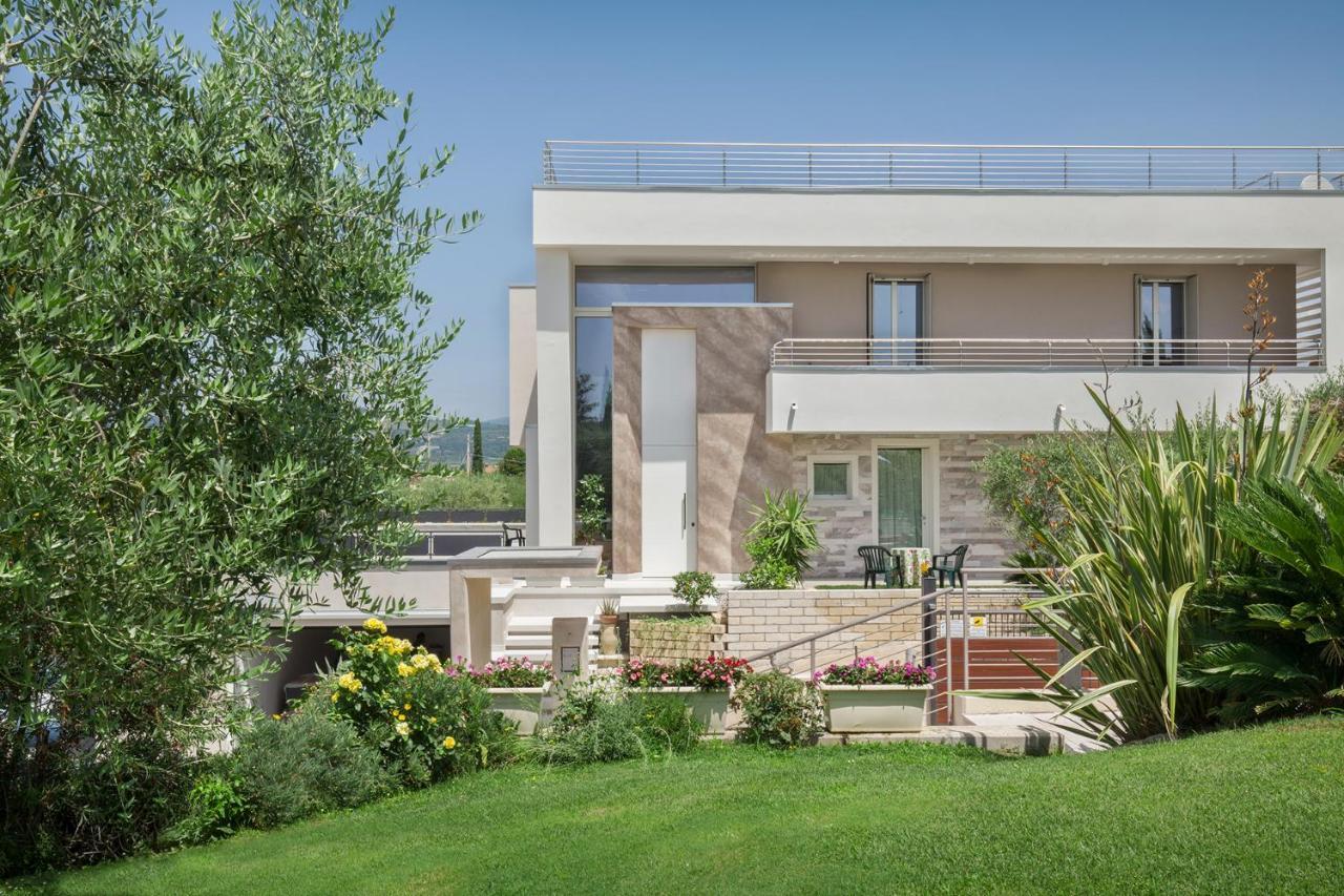 Villa Aurora-Holiday Home Apt 1 Bardolino Kültér fotó