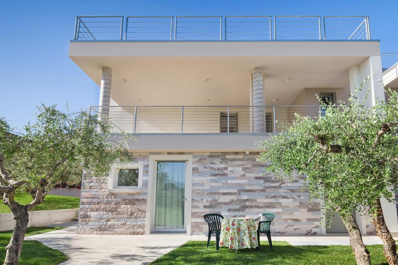 Villa Aurora-Holiday Home Apt 1 Bardolino Kültér fotó